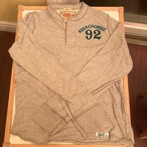 Vintage Abercrombie & fitch long- sleeved Henley t-shirt size S
